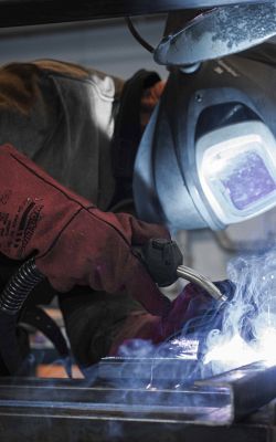 Smedevirksomhed i Karup, med en bred vifte af kompetencer. Vi står altid klar til at hjælpe med smedearbejde.